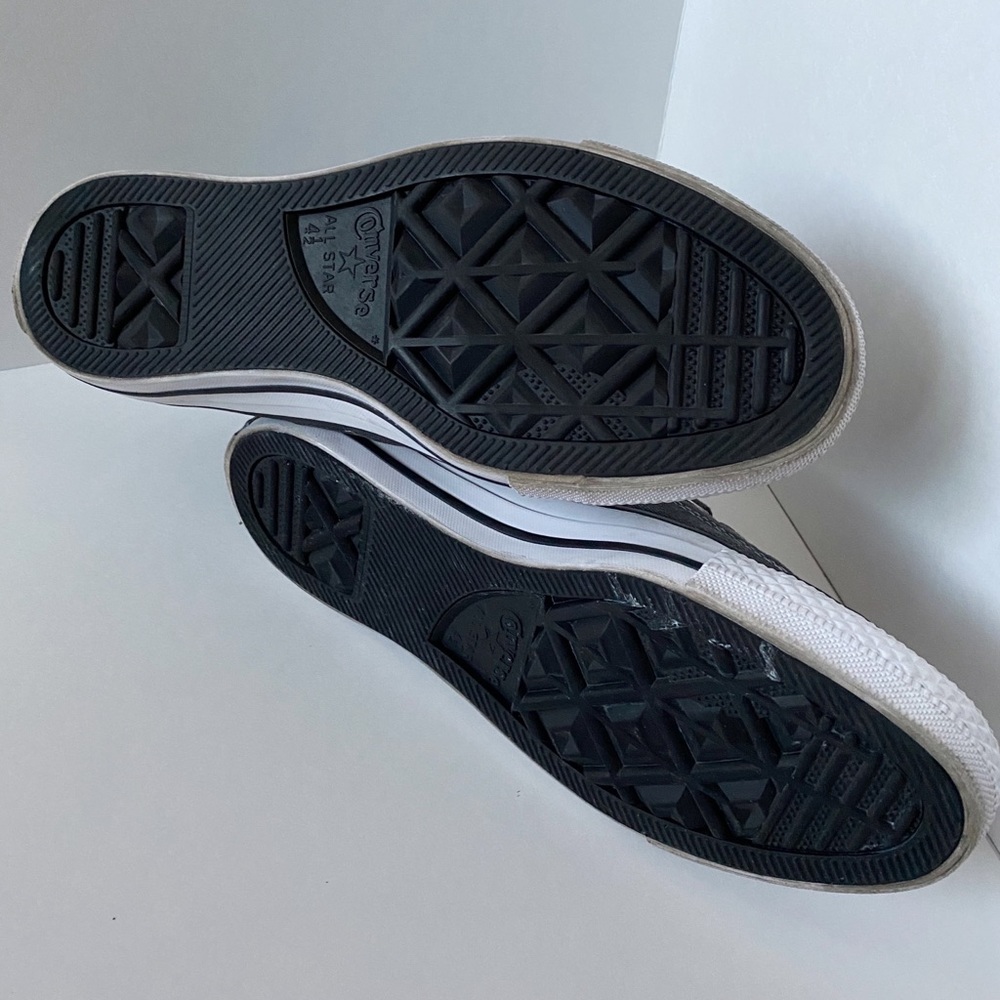 ❌SOLD❌ CONVERSE CHUCK TAYLOR LOW TOP IN CHARCOAL GREY - Picture 3 of 4